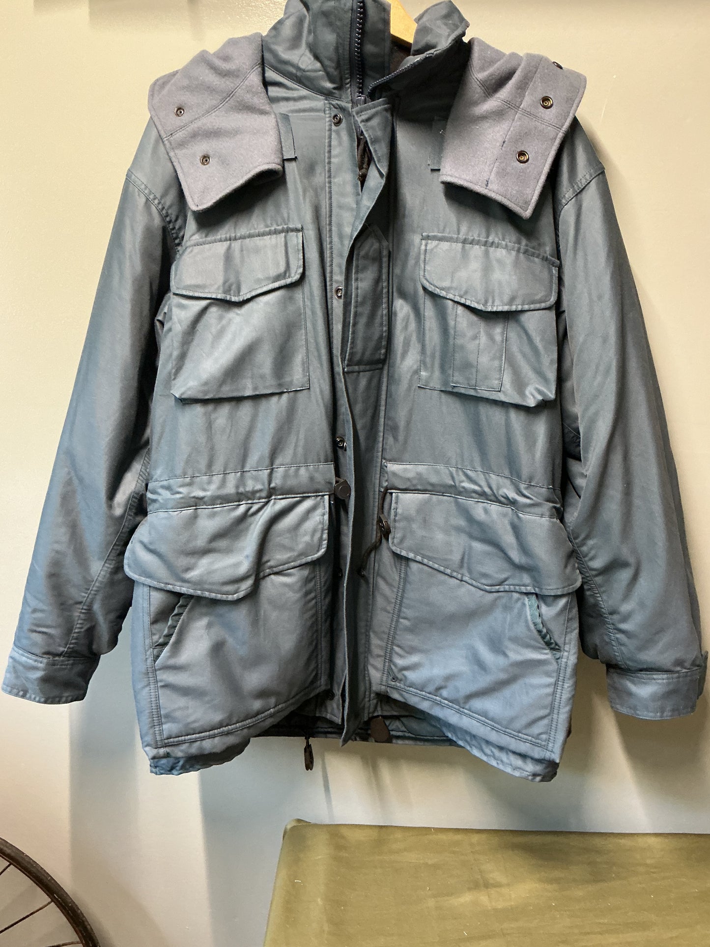 Canadian Airforce Cold Weather Parka Size Medium Regular