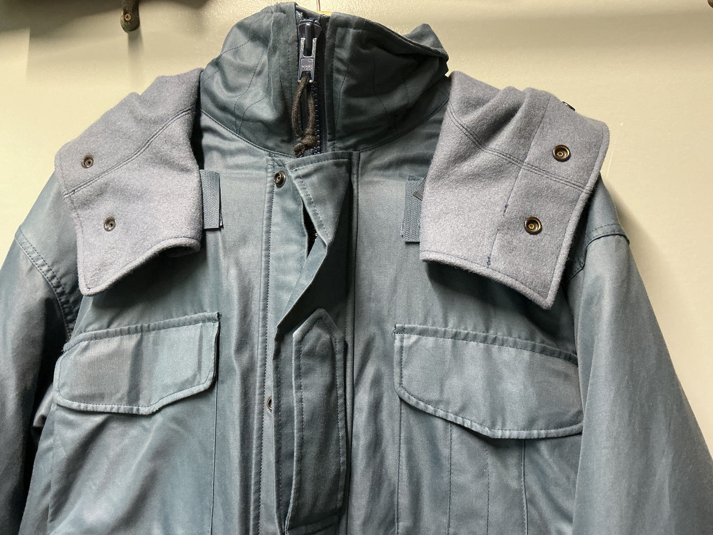 Canadian Airforce Cold Weather Parka Size Medium Regular