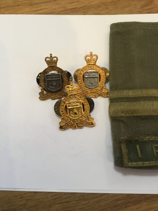 Royal New Regiment Lot , Collars , epaulette , Title