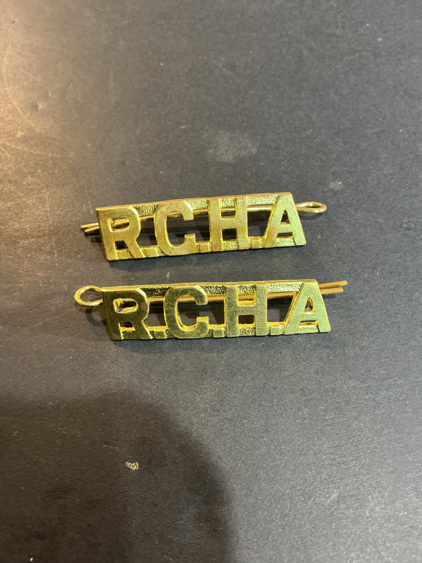 PAIR RCHA, ROYAL CANADIAN HORSE ARTILLERY SHOULDER TITLES