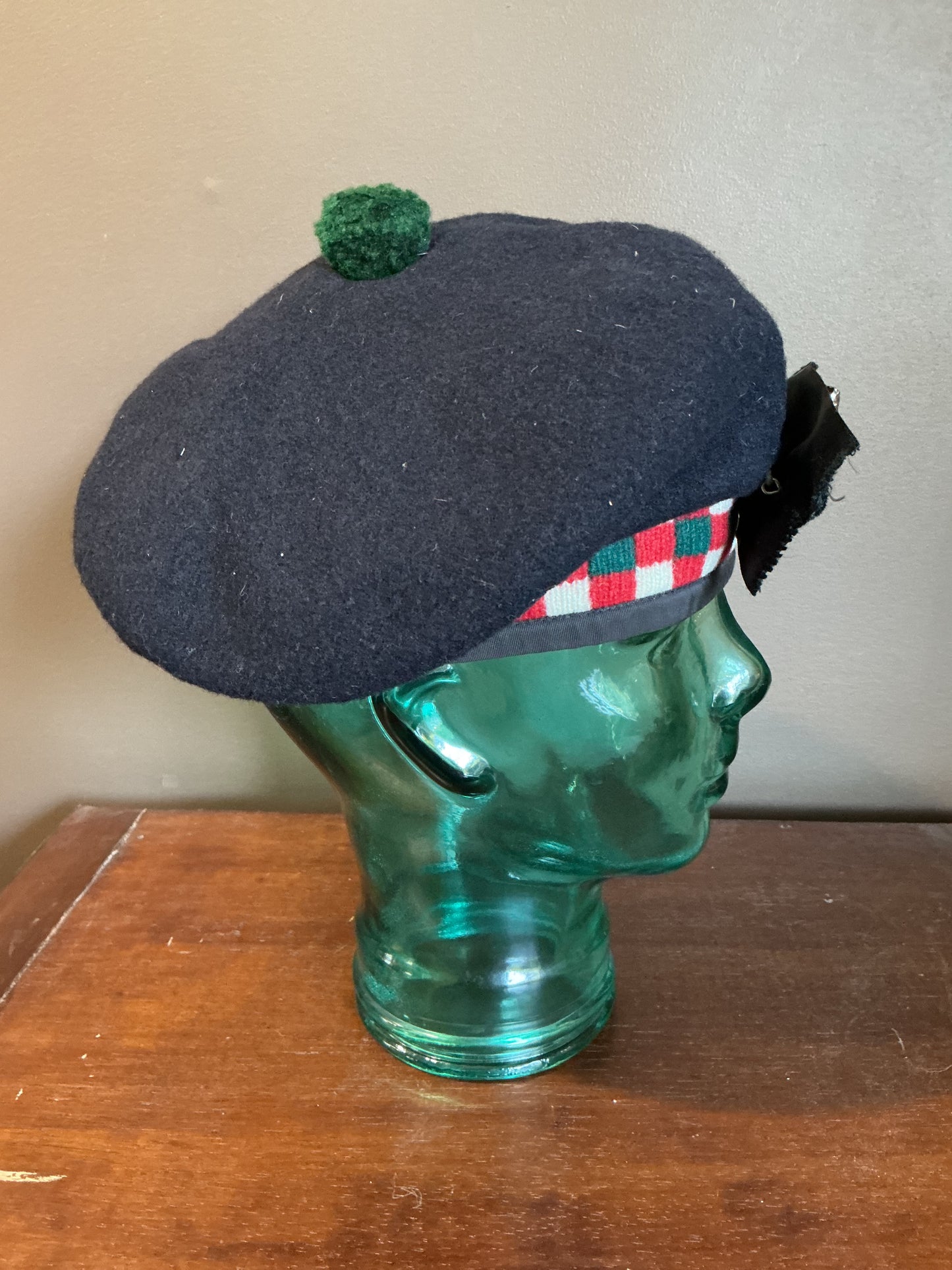 Post WW2 Scottish Balmoral Bonnet with Royal Highland Fusiliers badge