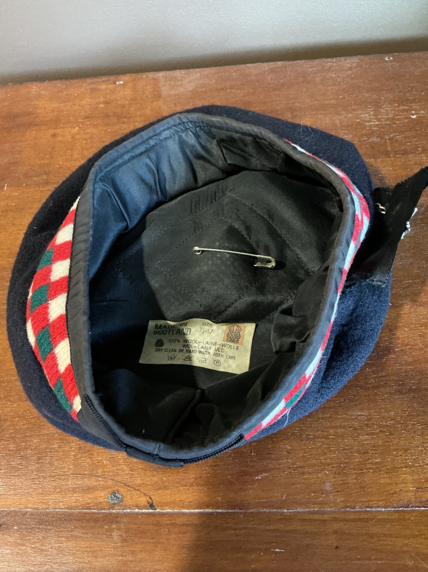 Post WW2 Scottish Balmoral Bonnet with Royal Highland Fusiliers badge