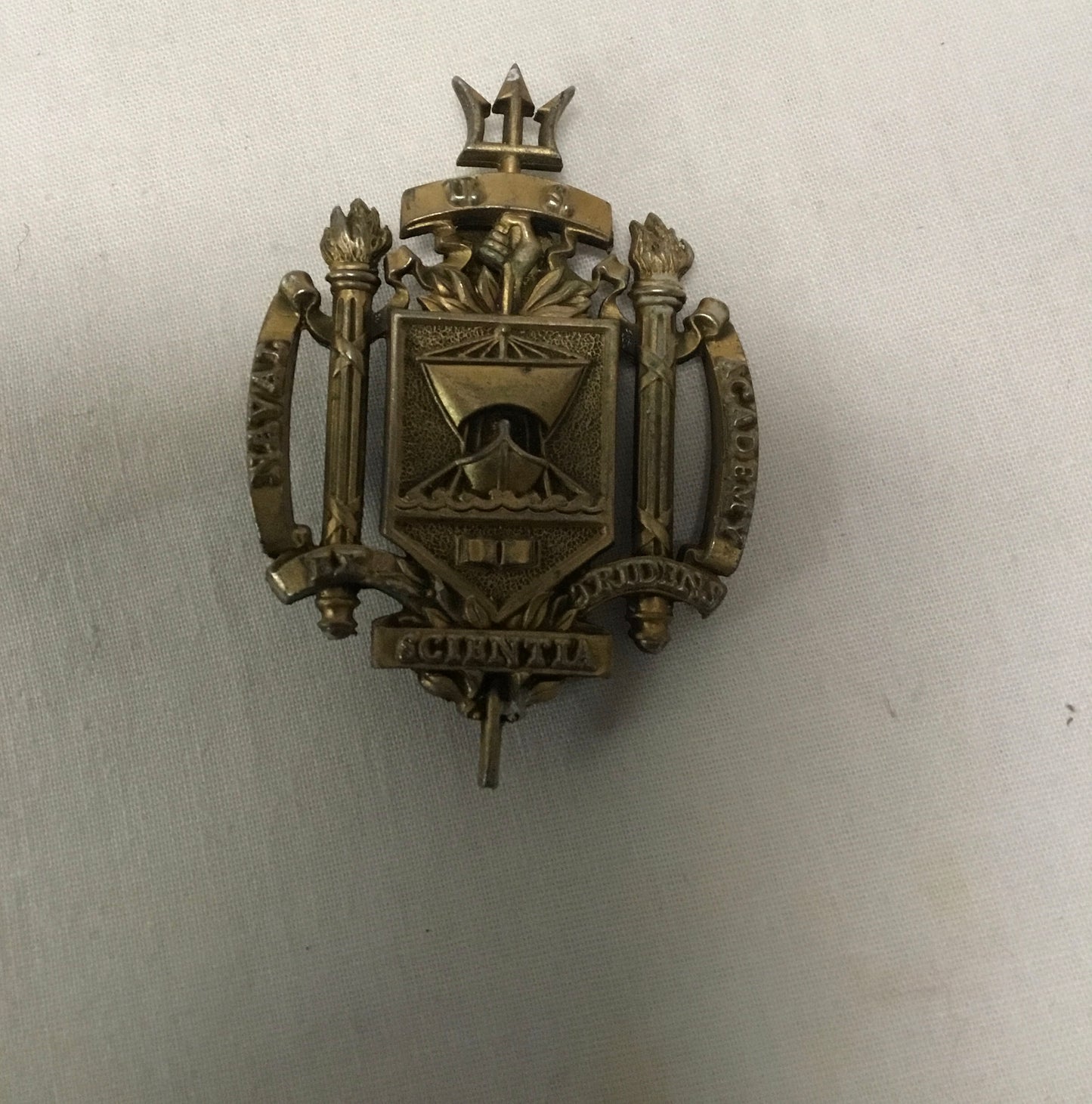 US NAVAL ACADEMY BADGE