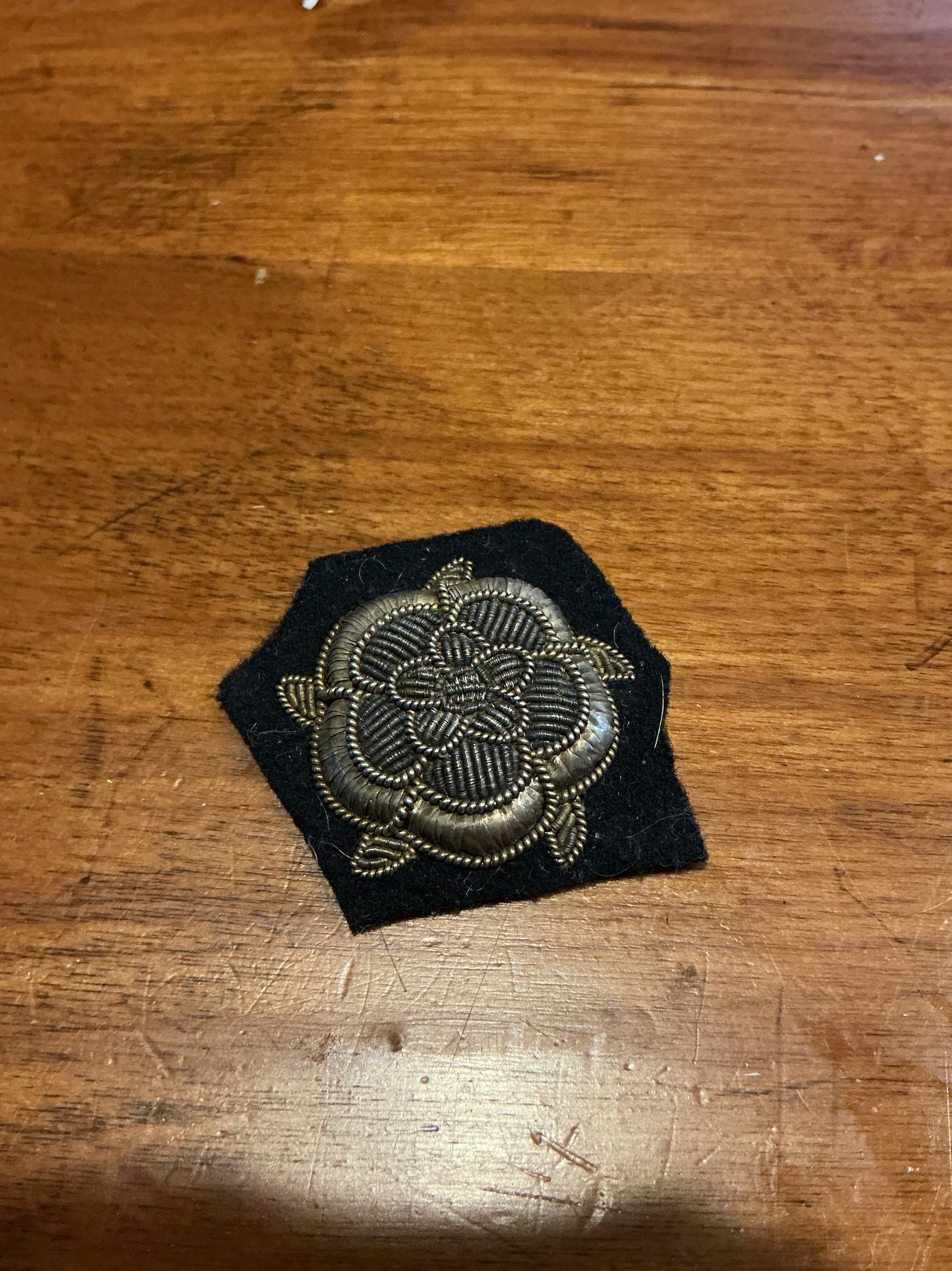 British Coldstream Guards - Rose For Mess Dress Bullion wire-embroidered ' collar badge