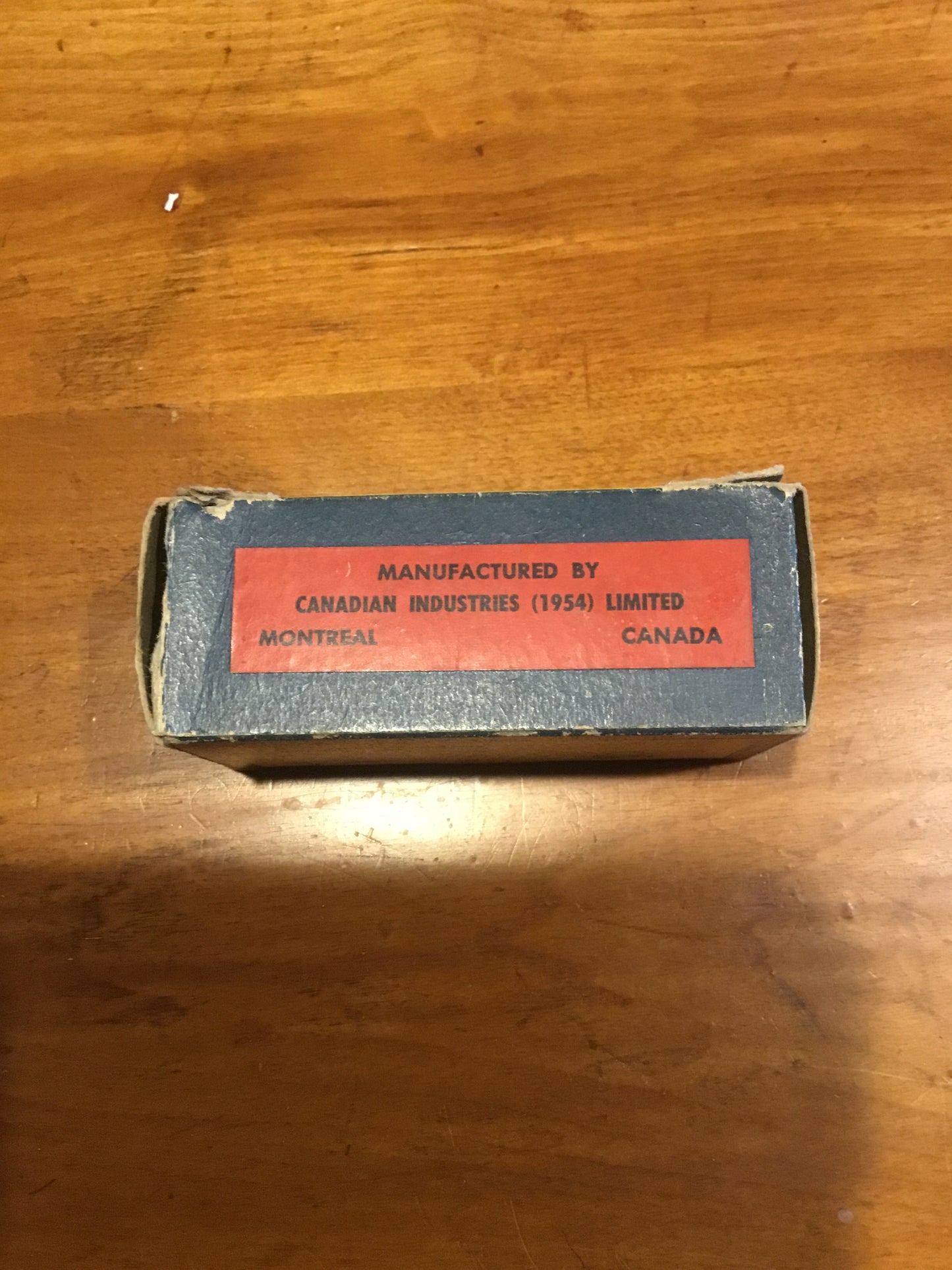 Vintage Dominion 32 Cal. Shell  Box with empty cartridges