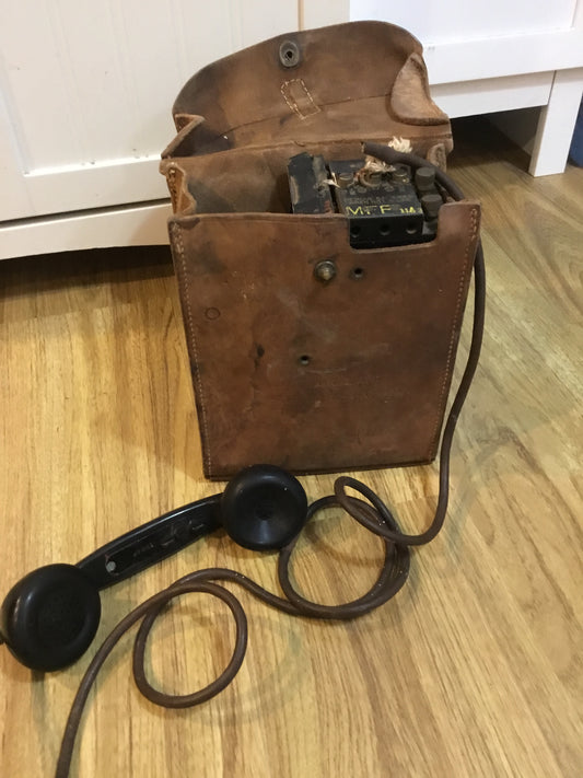 POST-WWII U.S MILITARY EE-8-A FIELD TELEPHONE