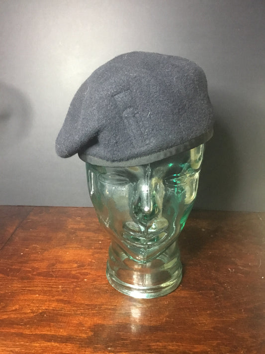 Canadian Navy Black Beret Size 7 5/8 100% wool .adjustable in the back