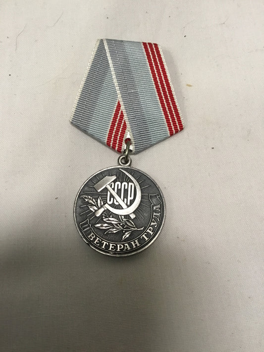 Soviet /  Russian medal  "Veteran of Labour