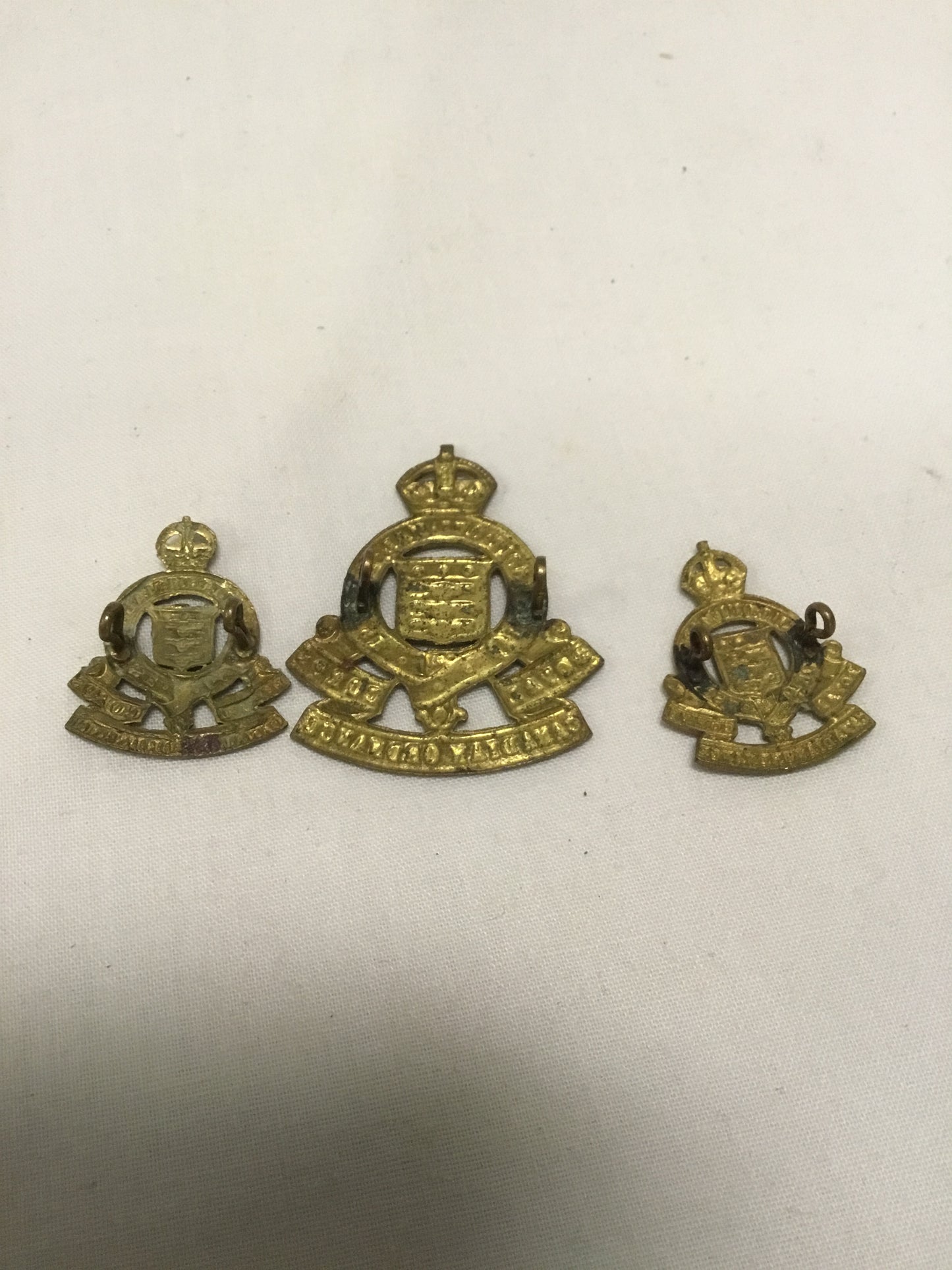 WW11 Royal Canadian ordnance Corps Badge and Collars