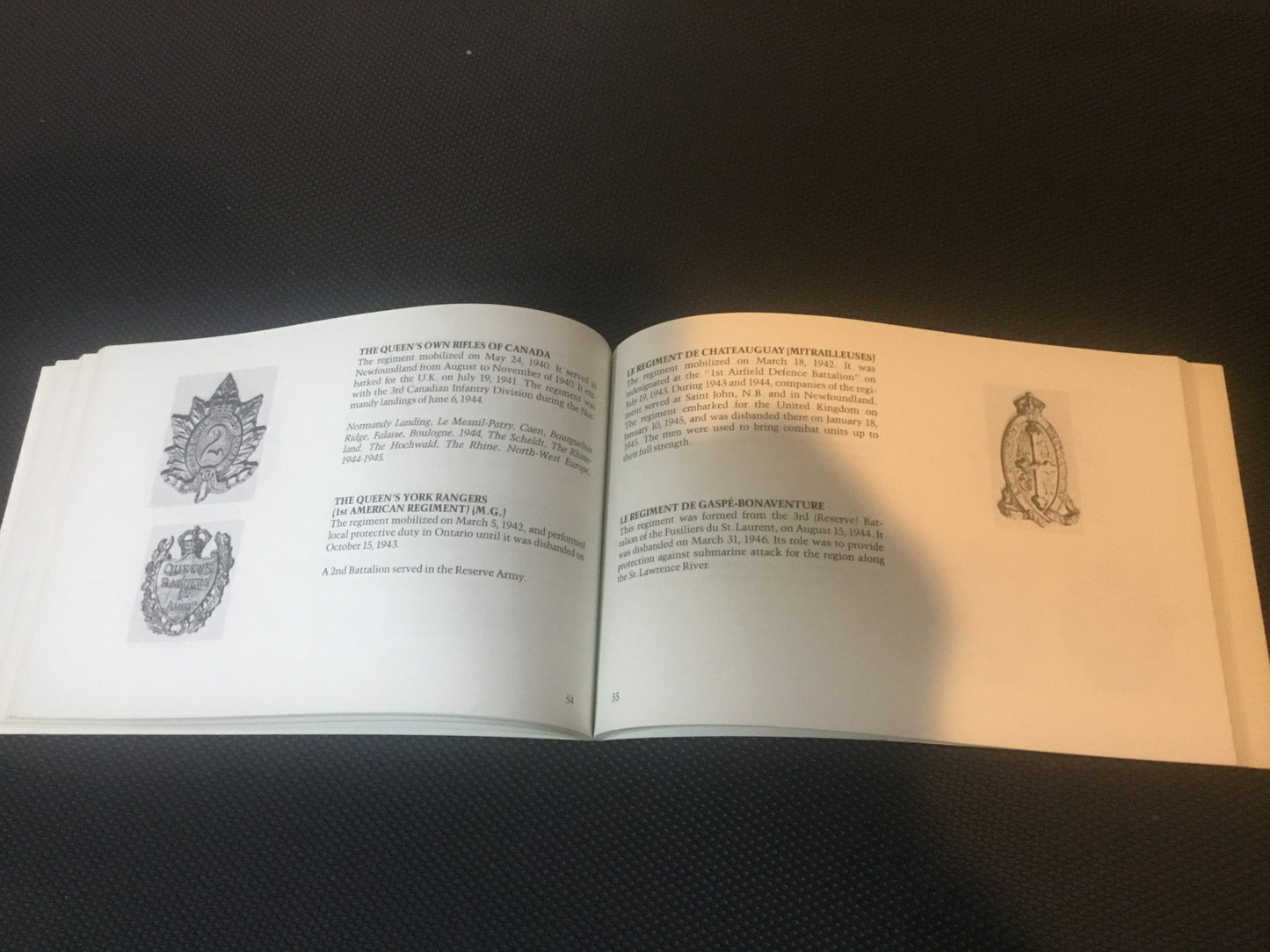 Canada’s Army In World War Ii: Badges And Histories Of The Corps And Regiments By E.r. Tripp