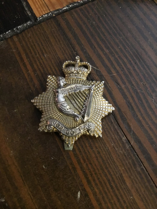 Irish Regiment of Canada Hat Badge ,Queen’s Crown