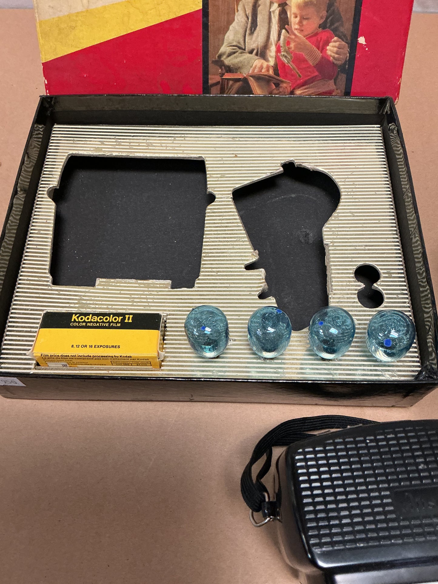 VINTAGE 1950s ANSCO CADET CAMERA W/FLASH in BOX