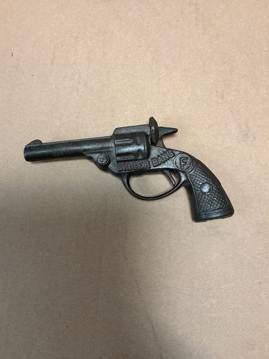 ANTIQUE 1930’s  KILGORE CAST IRON "BIGGER BANG" CAP GUN
