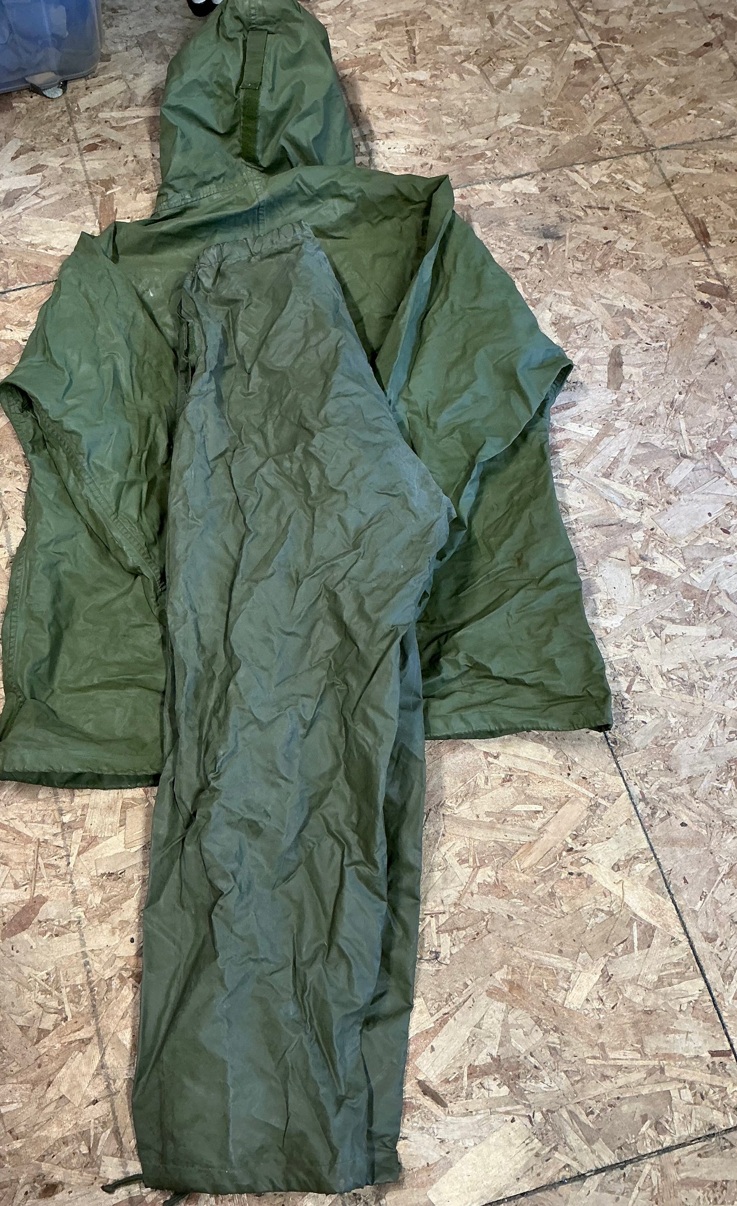 Canadian Forces 2 Piece Rain Suit Size Large
