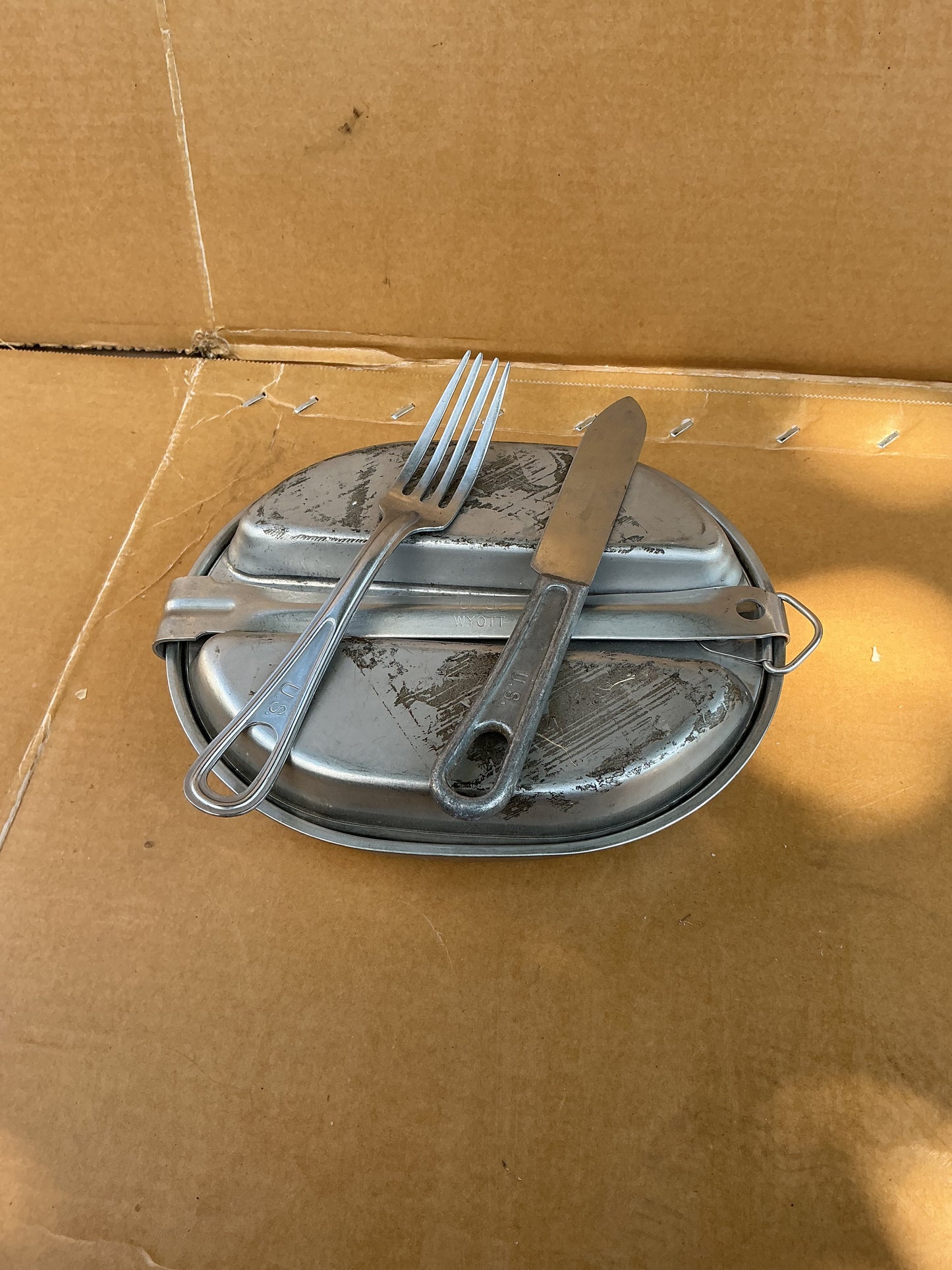 U.S. MILITARY MESS KIT WITH UTENSILS