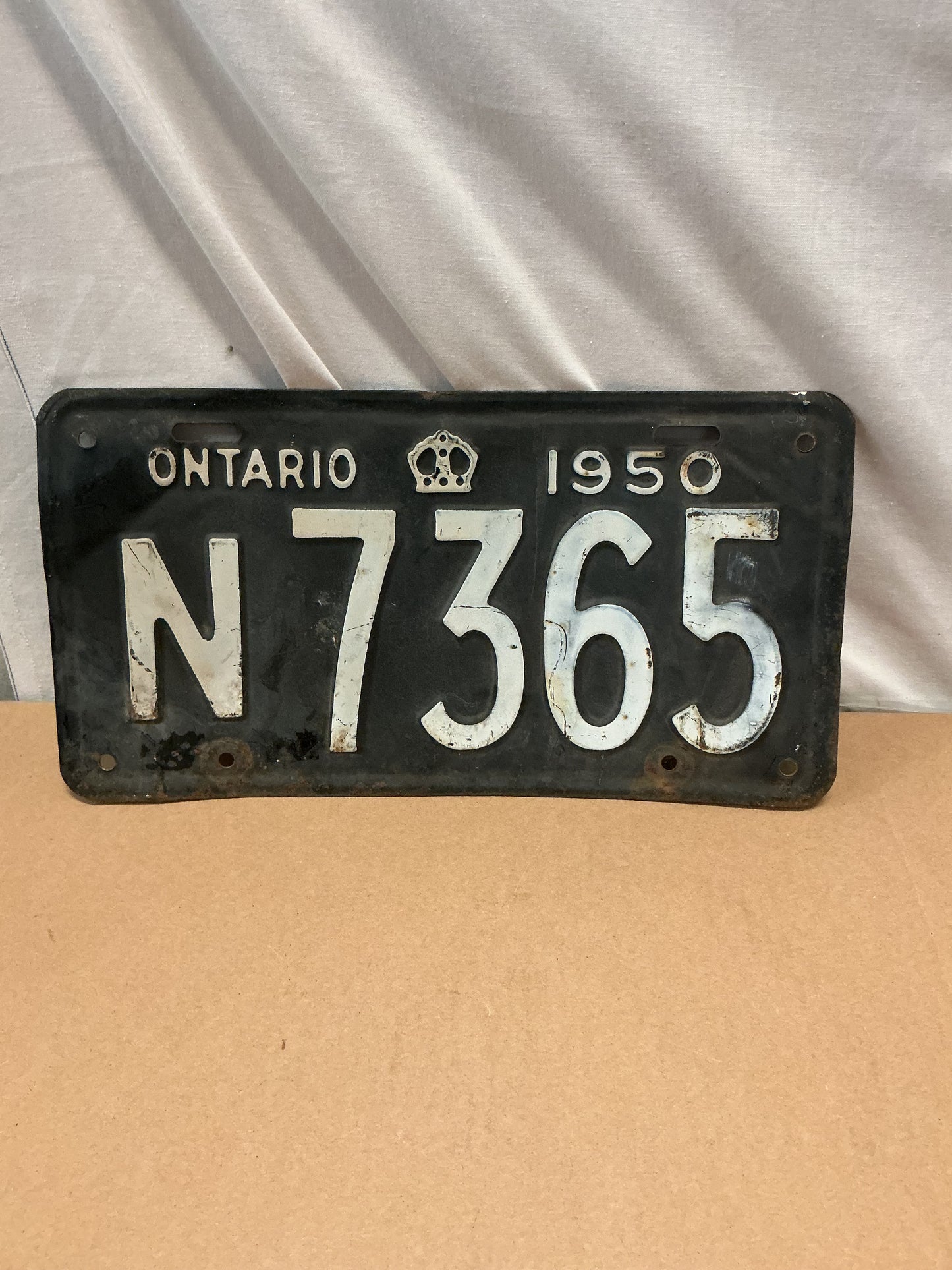 Vintage 1950 ONTARIO LICENSE PLATE- N 7365
