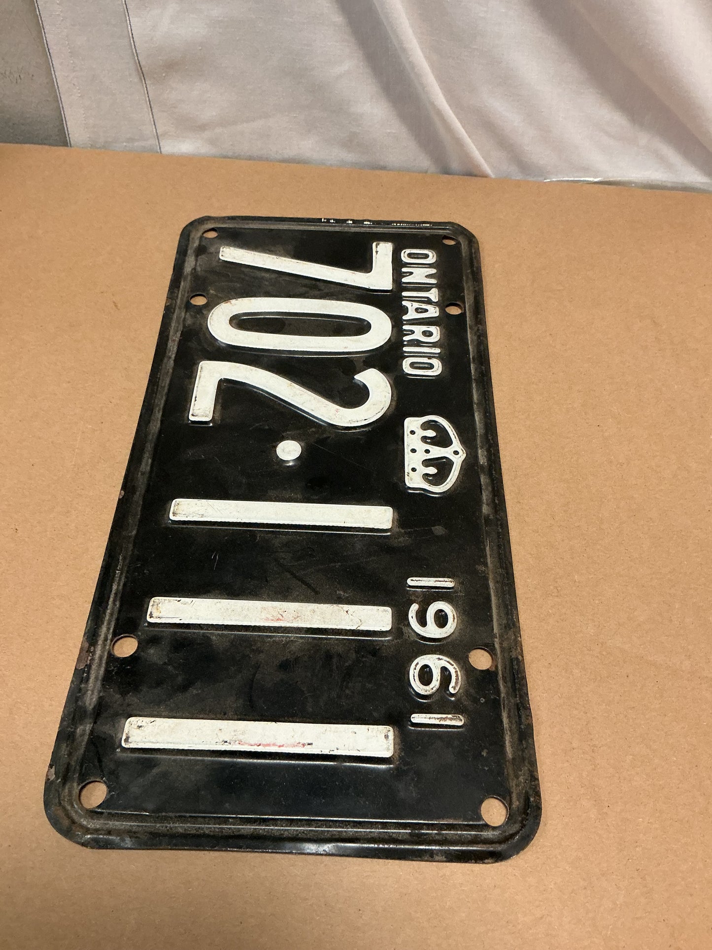 Vintage 1961 ONTARIO LICENSE PLATE- 702-111
