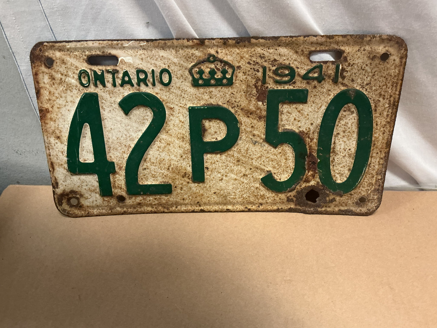 Vintage 1941 ONTARIO LICENSE PLATE- 42 P 50