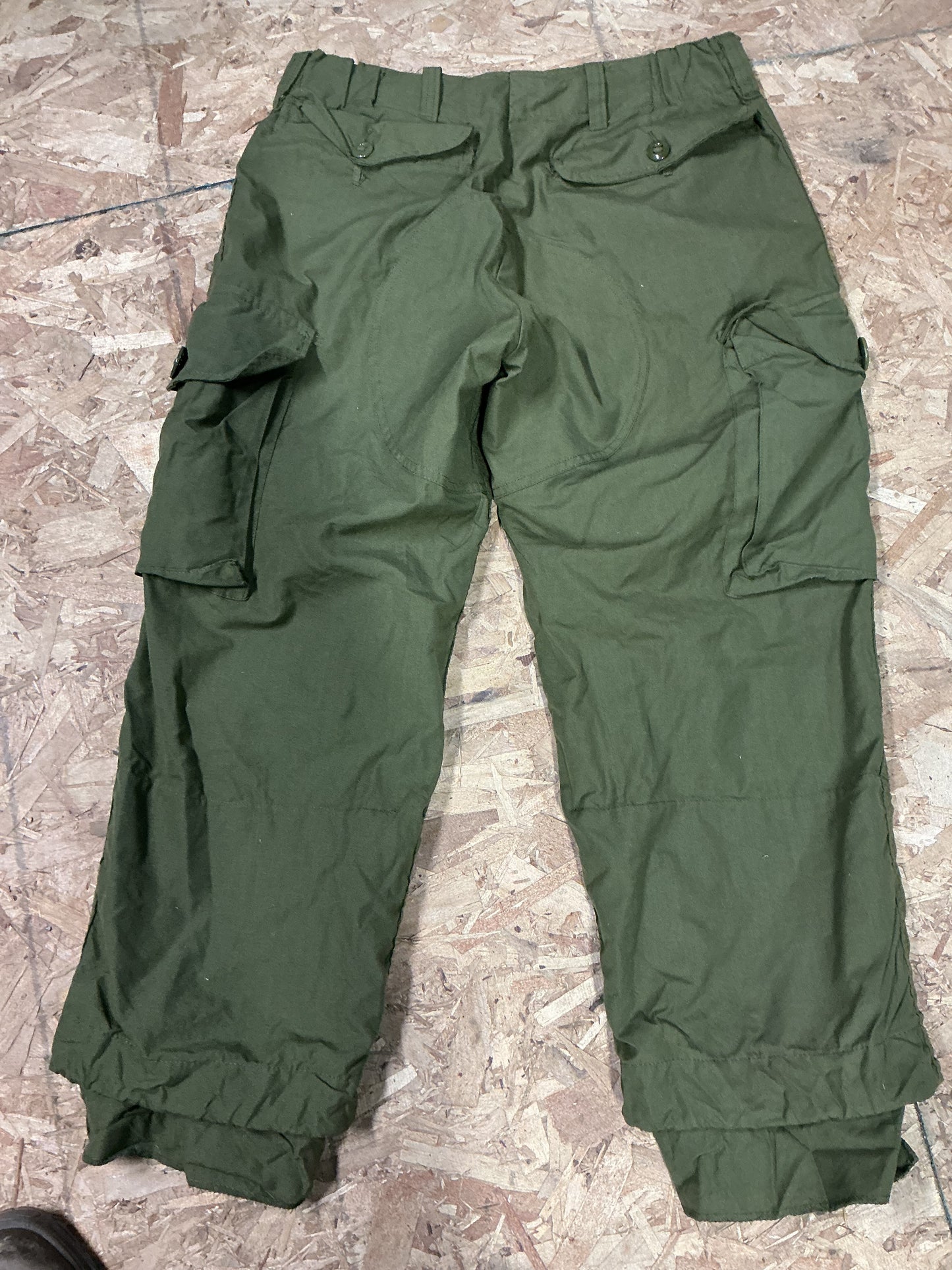 Vintage Canadian Military Combat Pants Waist 34 Short .