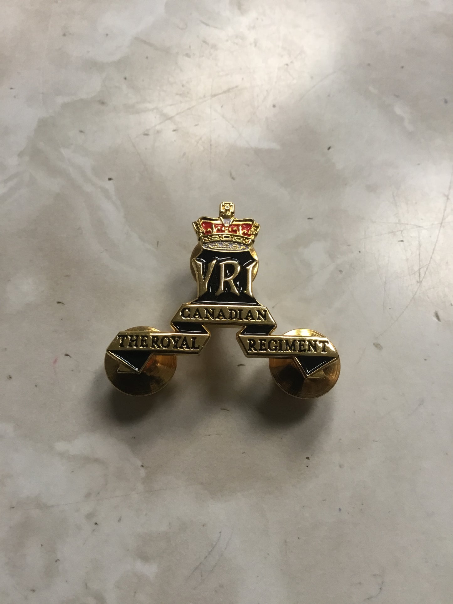 Royal Canadian Regiment (VRI) lapel pin