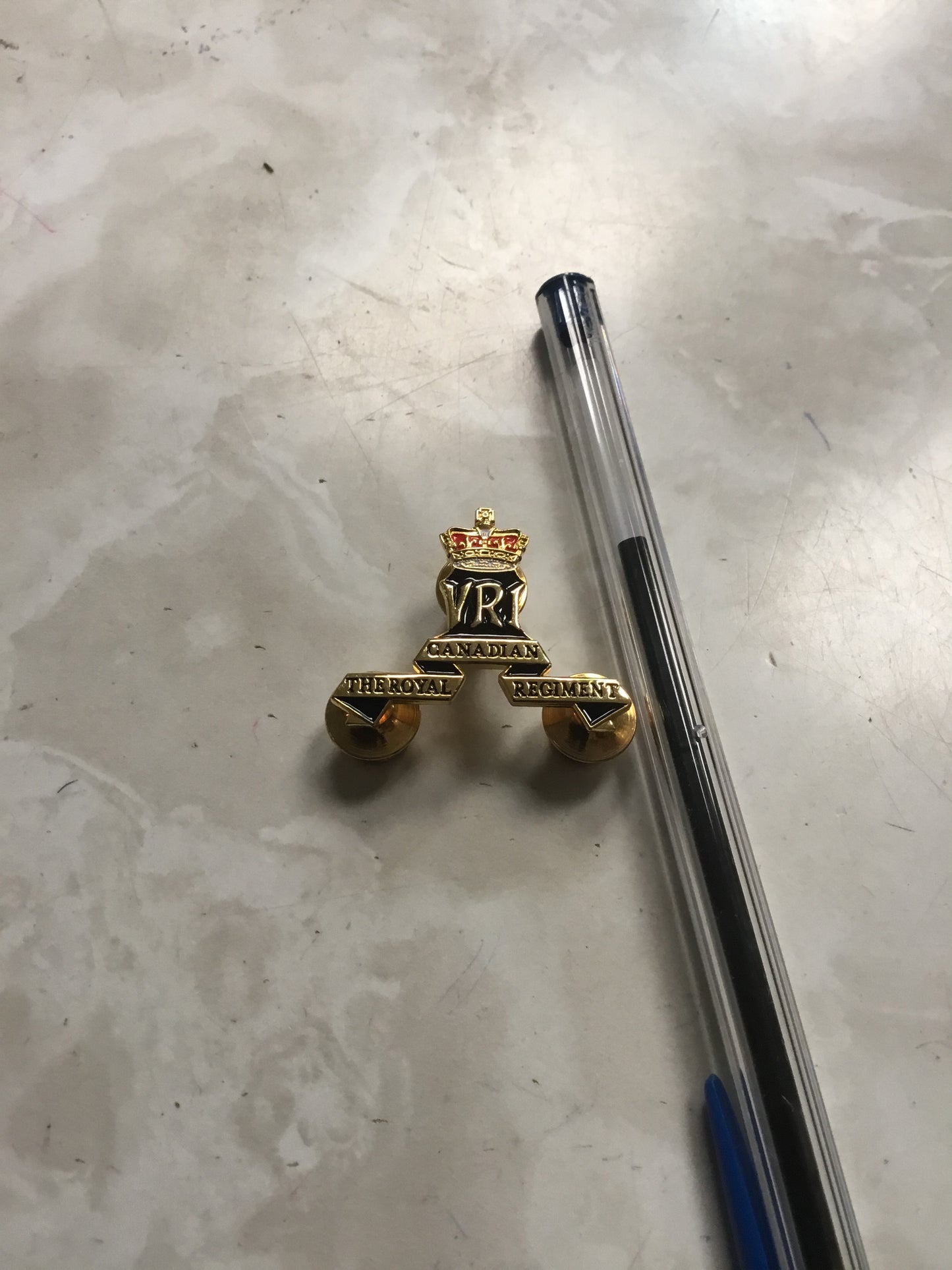 Royal Canadian Regiment (VRI) lapel pin