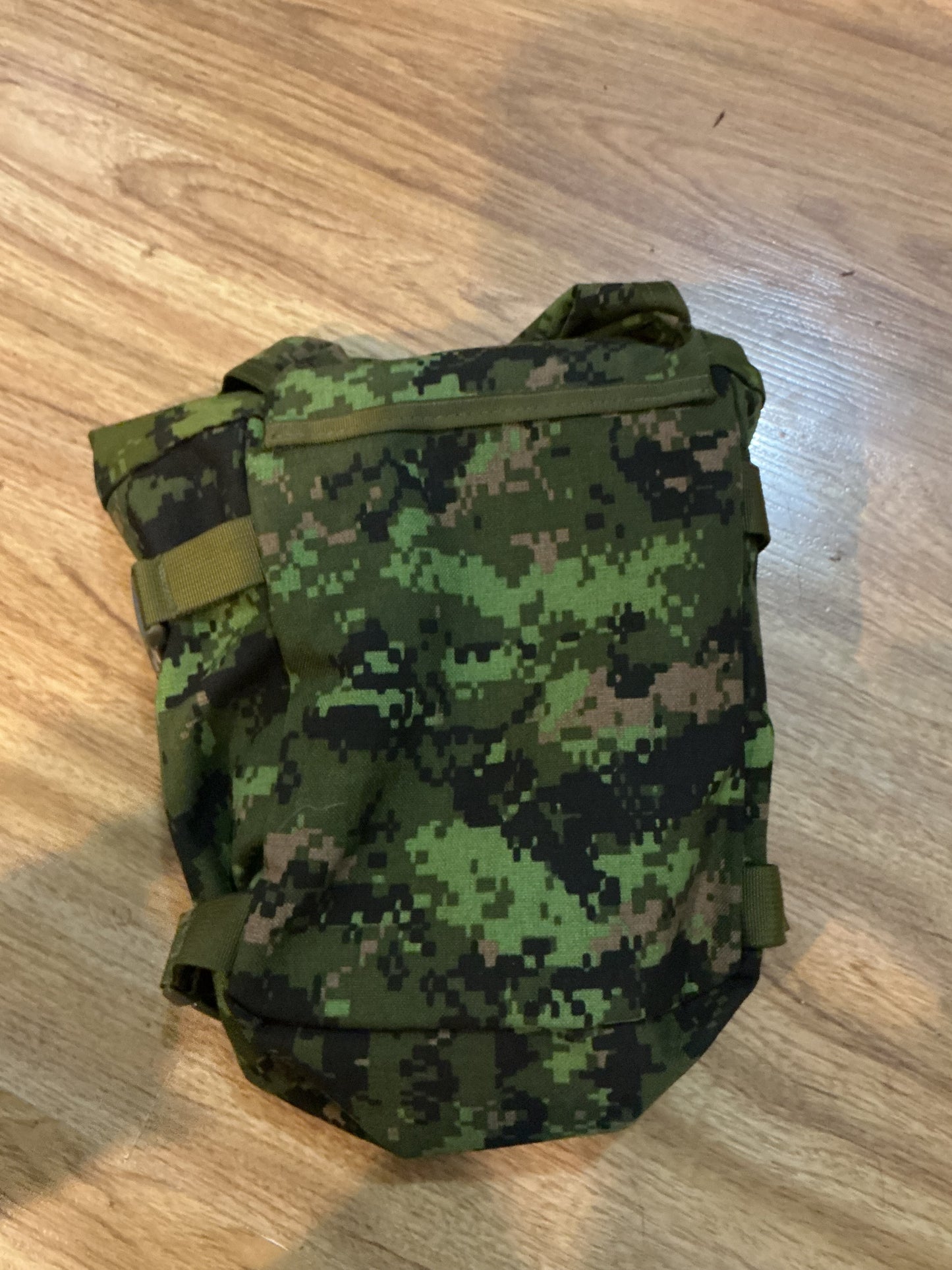 Canadian Forces Cadpat Pattern accessories Pouch , with Molle Straps
