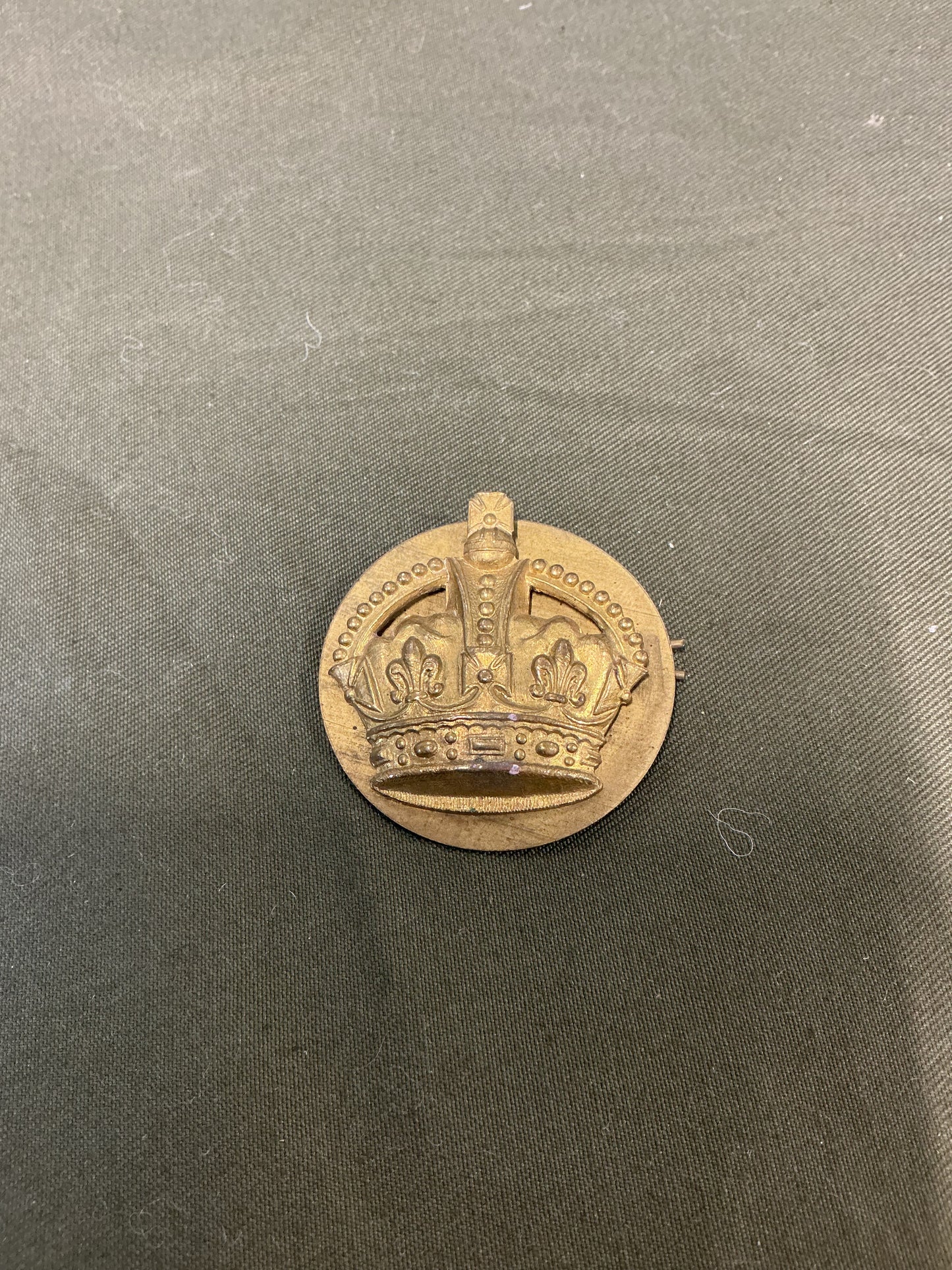 WARRANT OFFICER 2ND CLASS BRASS KING’S CROWN SLEEVE BADGE