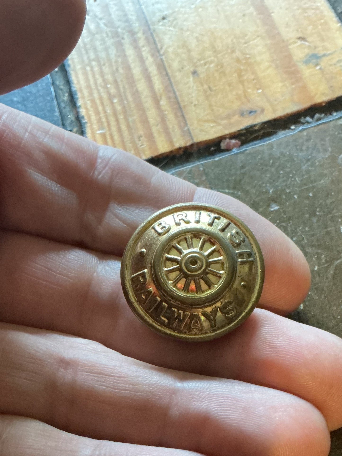 Vintage BRITISH RAIL RAILWAYS UNIFORM BUTTON.