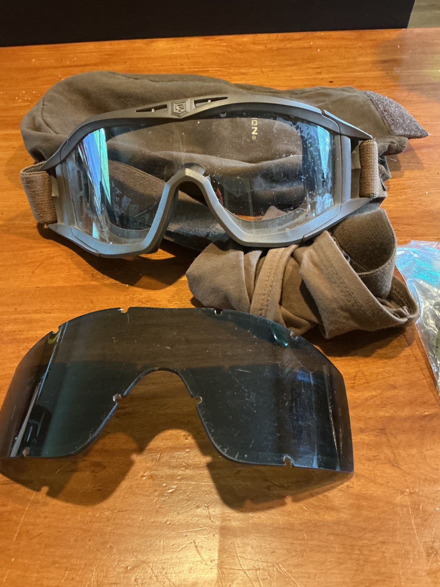 CANADIAN Military ARMY Revision BALLISTIC GOGGLES WITH dark and clear lens