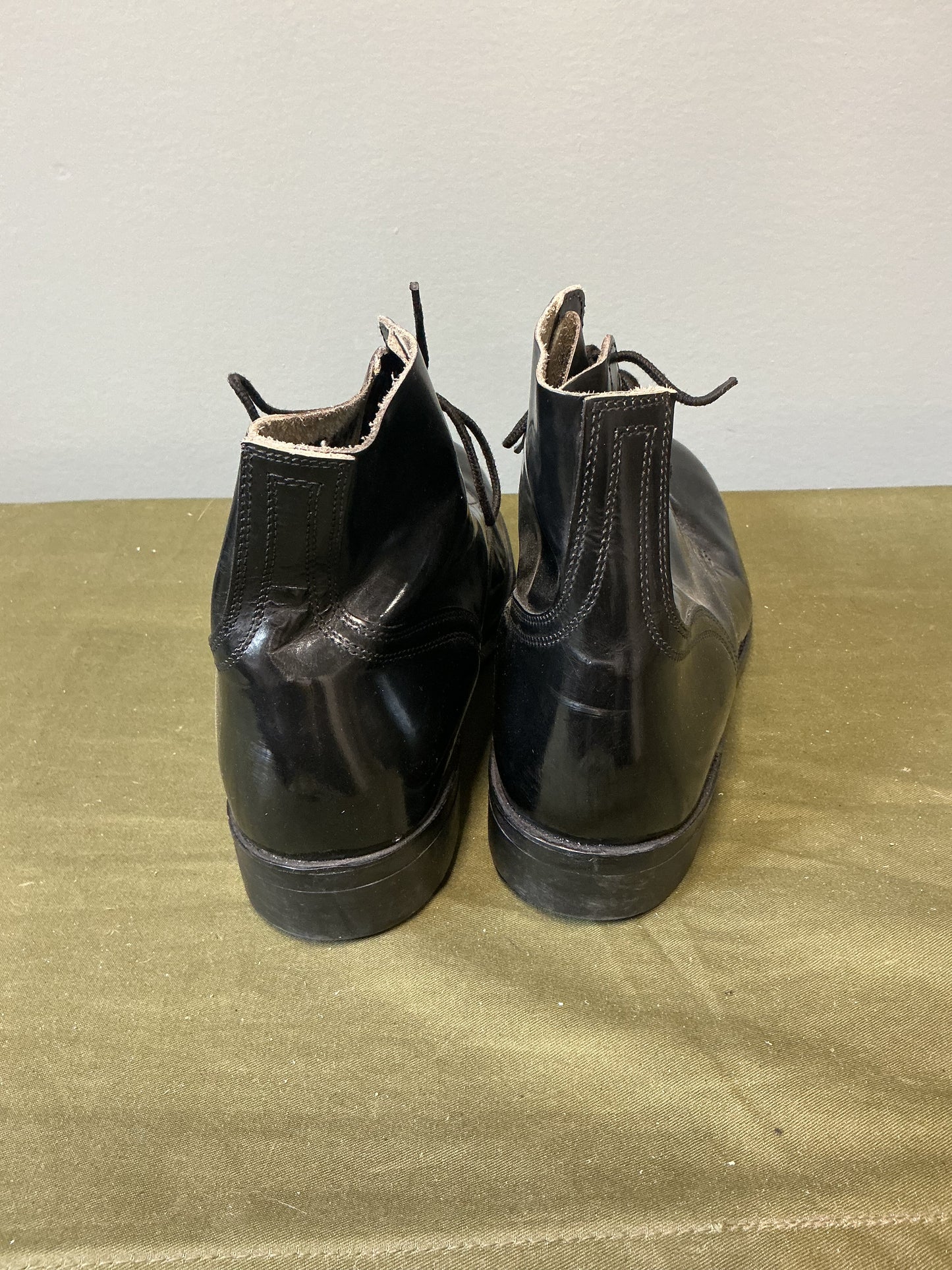 Vintage Canadian Forces Parade Boots 10 1/2 F