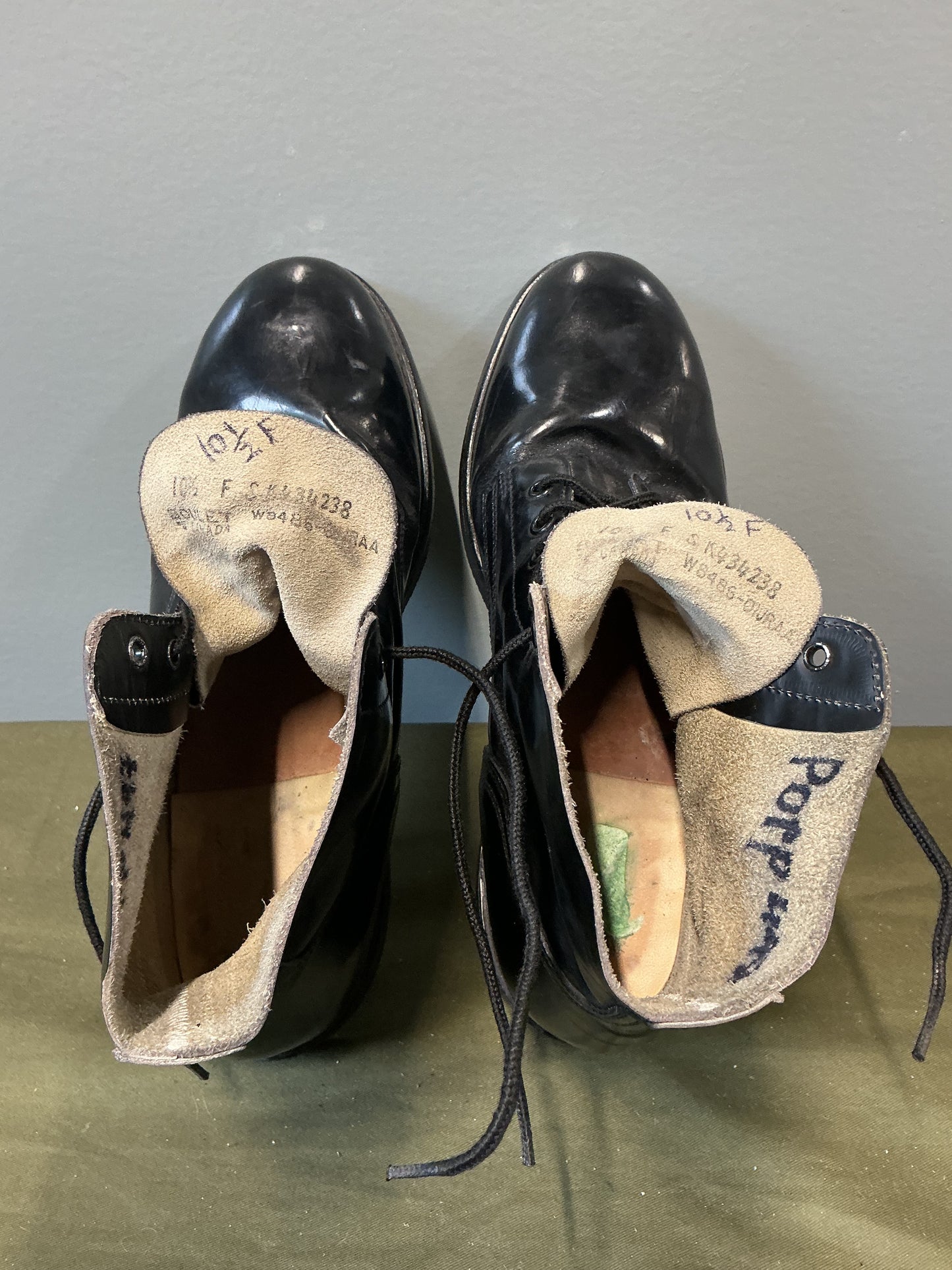 Vintage Canadian Forces Parade Boots 10 1/2 F