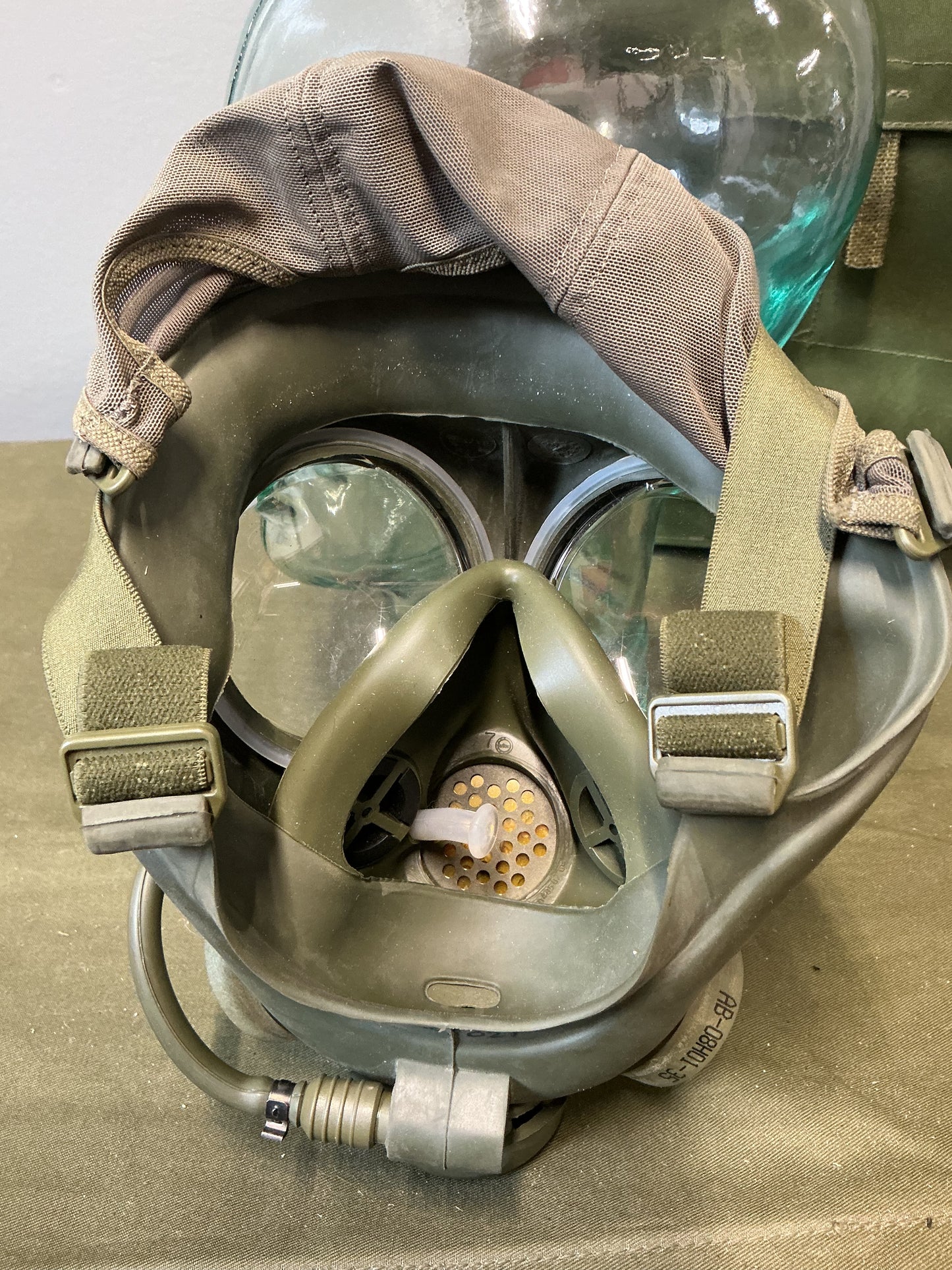 Canadian Forces C4 Gas Mask and Carry Bag