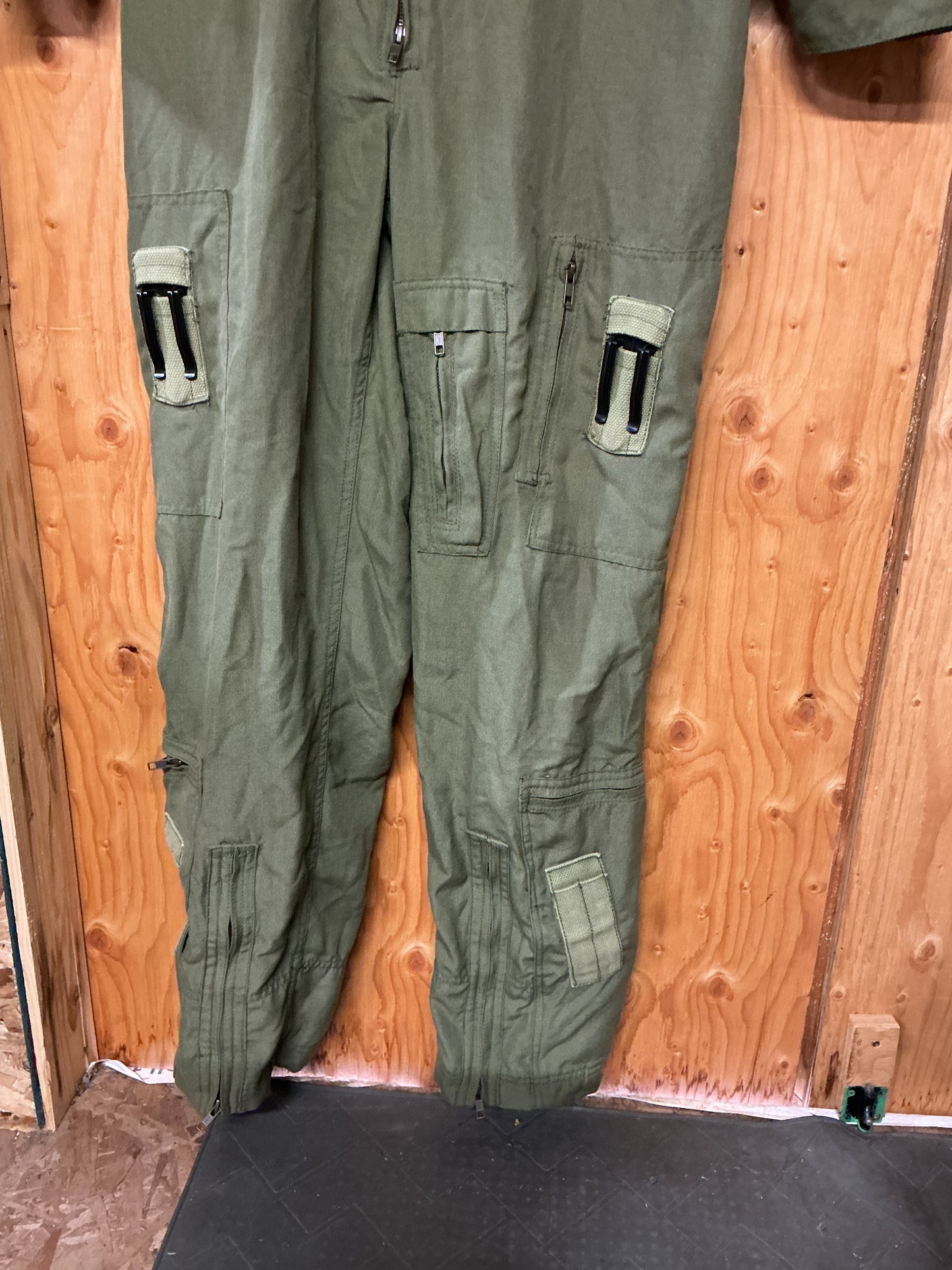 Canadian Forces Flight Suit 70/42 or Medium regular
