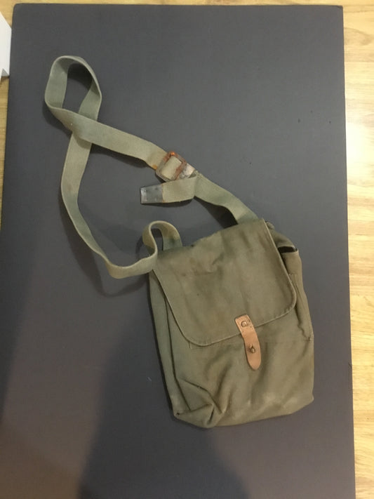YUGOSLAVIAN 4-POCKET MAG POUCH With Shoulder Strap