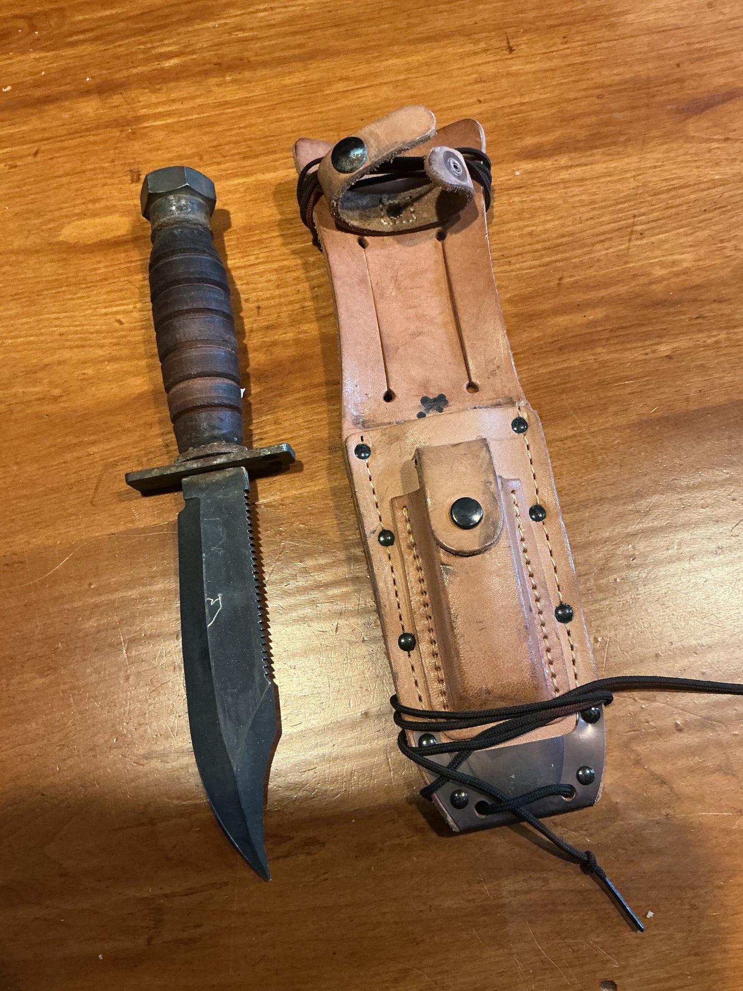 U.S.A.F PILOT SURVIVAL KNIFE with sheath CAMILLUS .