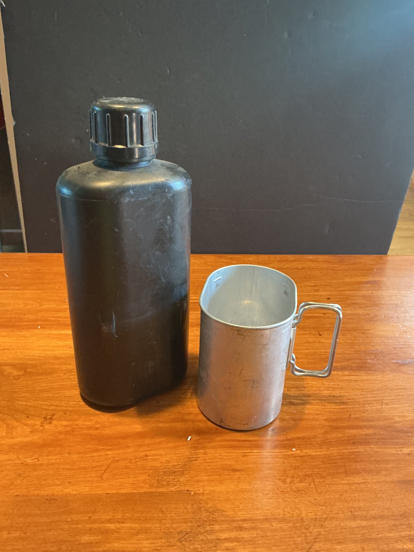 SWISS MILITARY M84 CANTEEN WITH CUP