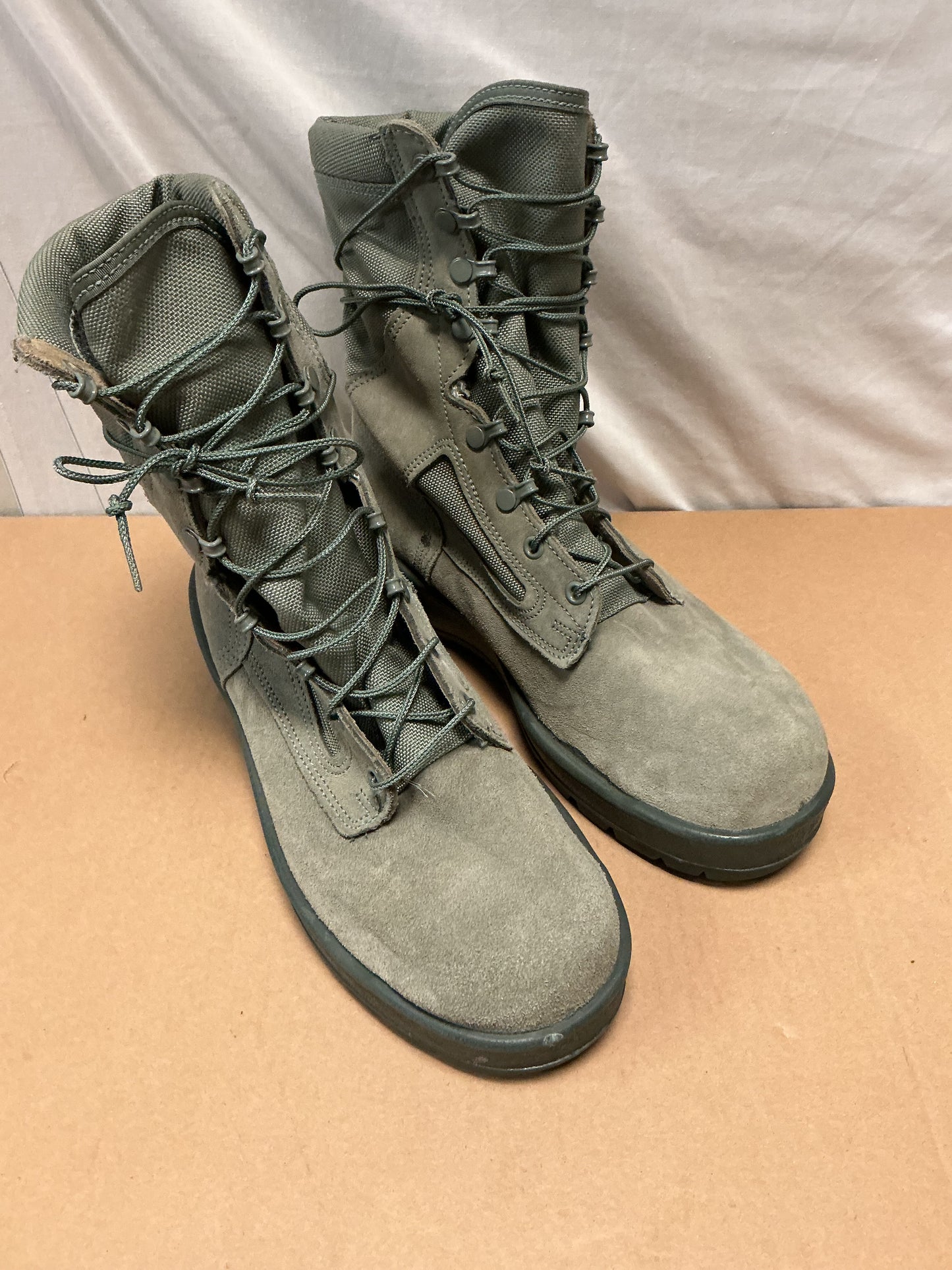 Wellco Air Force Combat Boots, Sage Green, Gore-tex, Vibram Sole,Size 9.5 wide