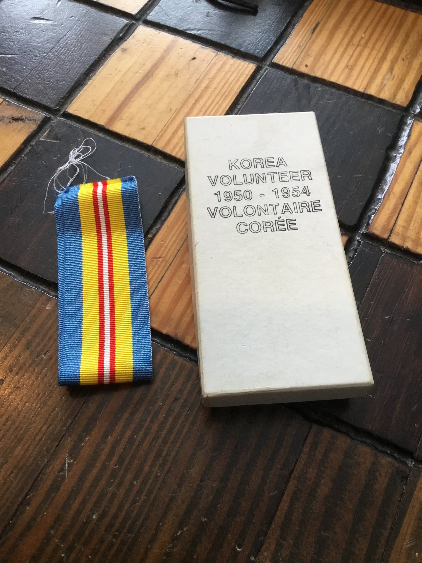 Korea Volunteer 1950- 1954  presentation box and ribbon