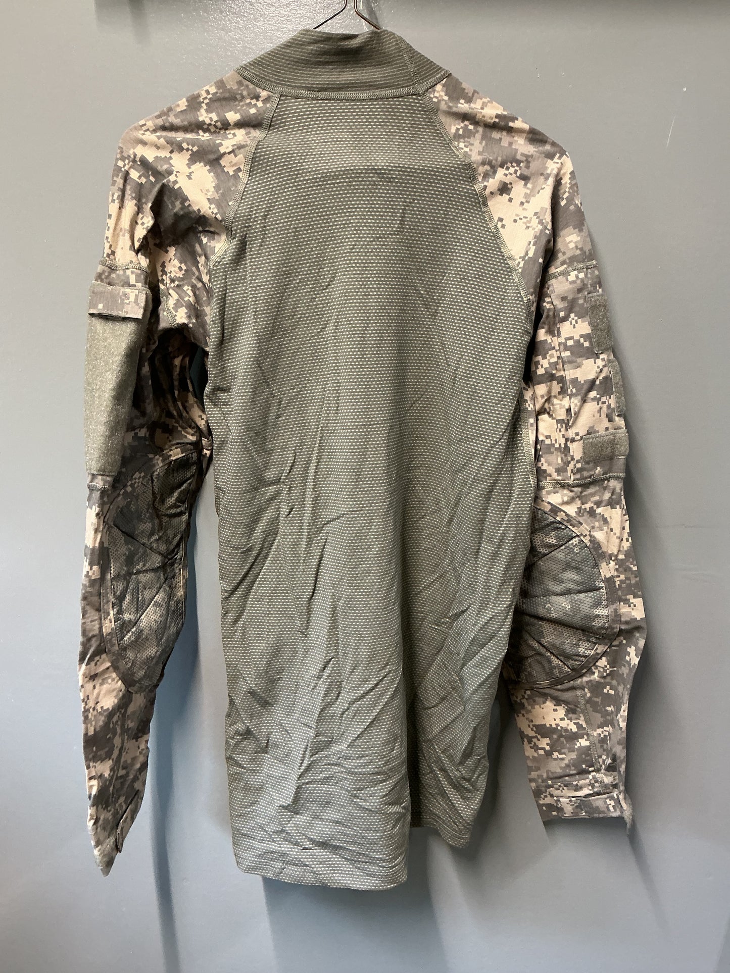 New ACU pattern Military Under Body Armour Combat Shirt size Large .Padded elbows