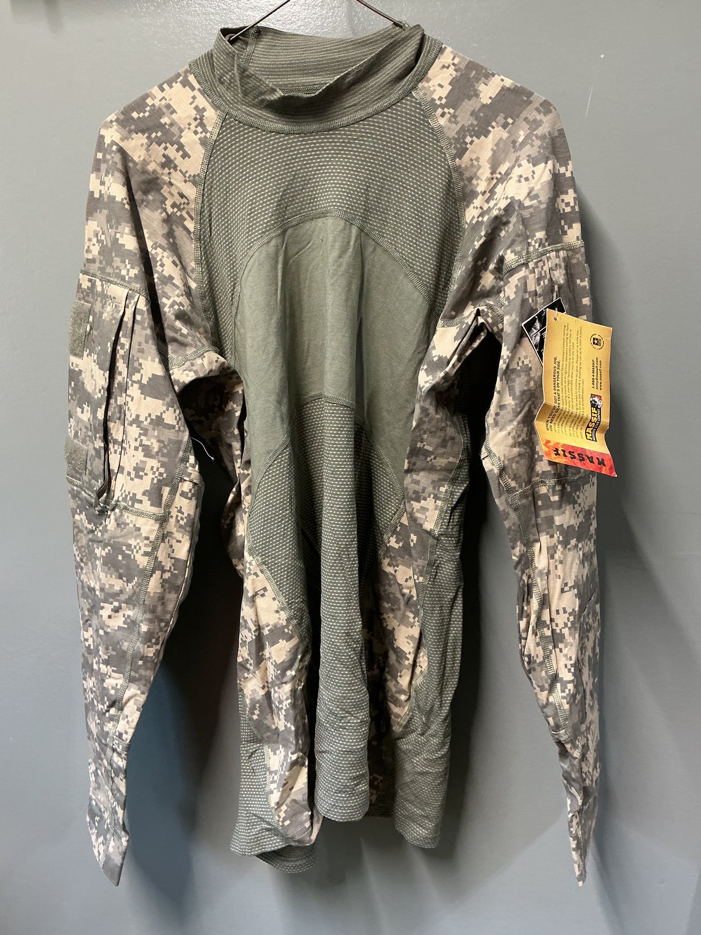New ACU pattern Military Under Body Armour Combat Shirt size Large .Padded elbows