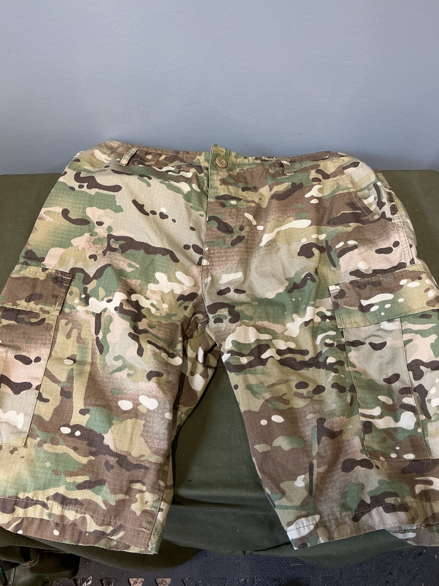 U.S. Military  Multicam  Pattern Hot Weather Shorts Medium
