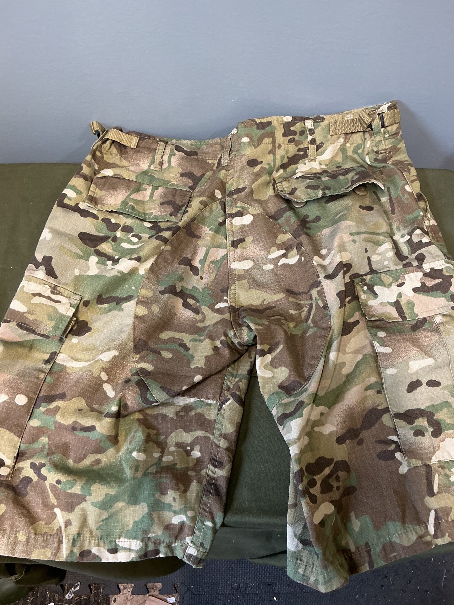 U.S. Military  Multicam  Pattern Hot Weather Shorts Medium