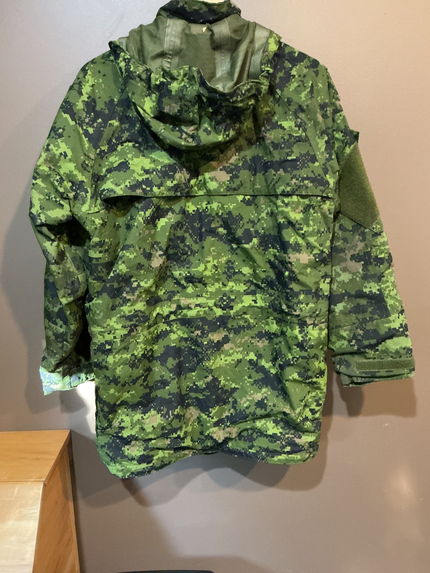 Canadian Forces CADPAT Wet Weather Jacket Size Small