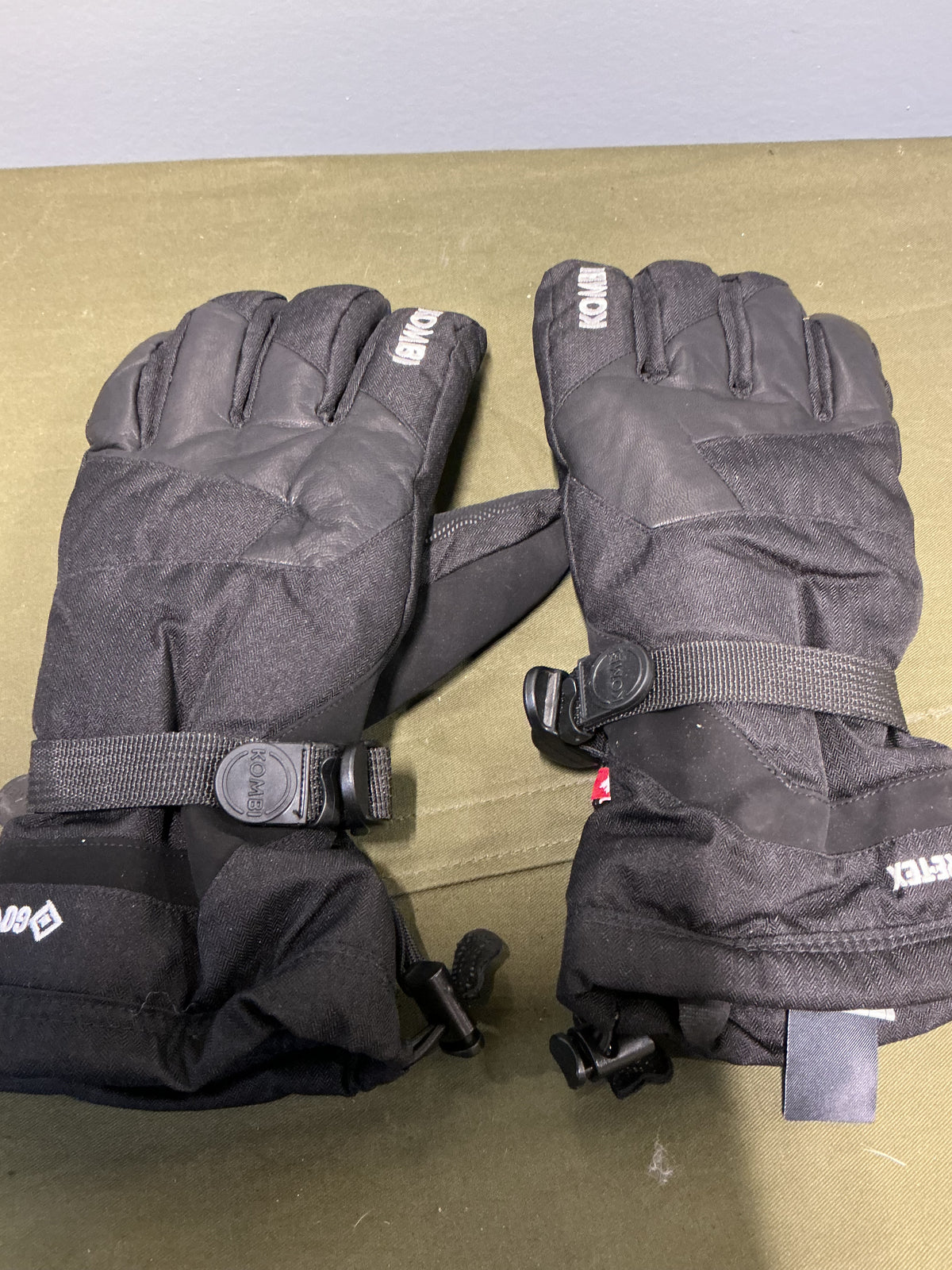 Canadian made KOMBI  Gloves Waterproof XLarge