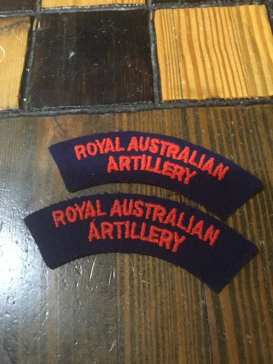 AUSTRALIAN ARTILLERY CORPS CLOTH SHOULDER FLASHES, PAIR