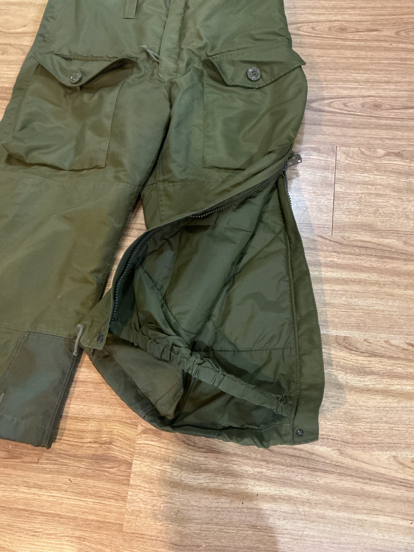 Canadian Army Combat Cold Weather Overalls Size Medium regular