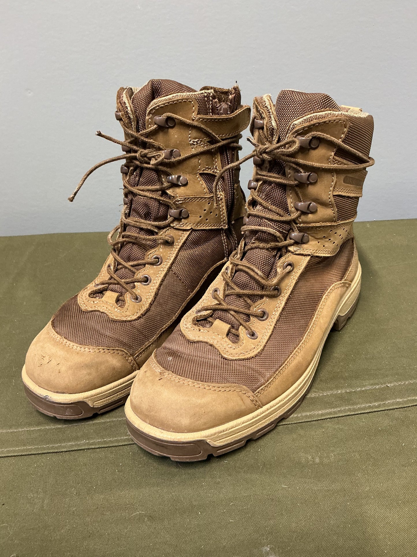 Vintage Lightweight Zippered Royer Boots Size 9.5