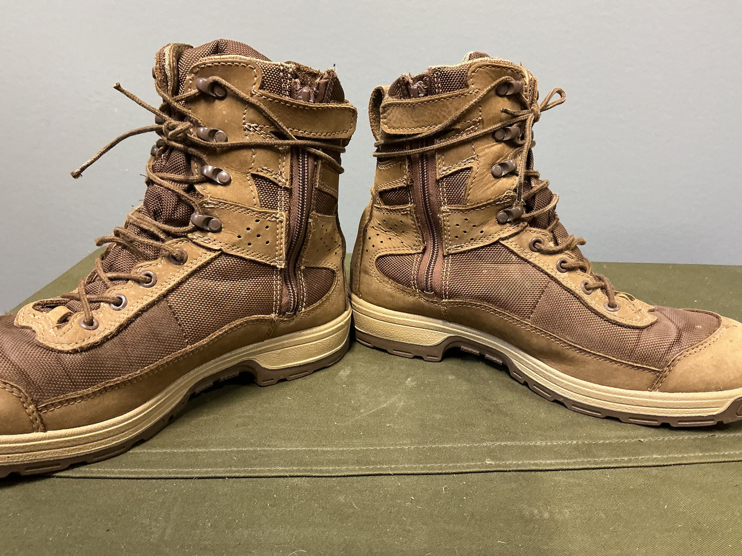 Vintage Lightweight Zippered Royer Boots Size 9.5