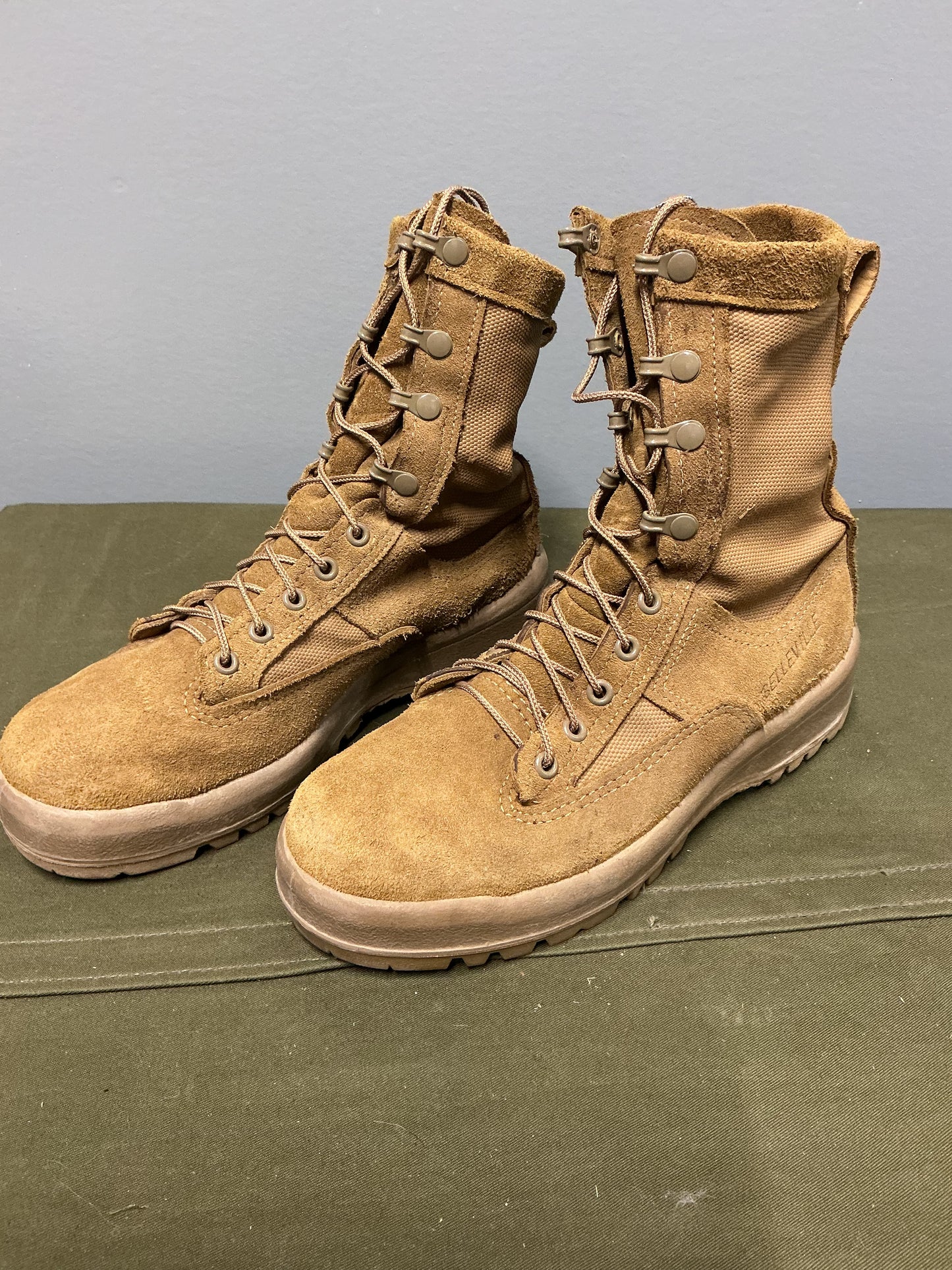 Belleville  Boots Size 6 W Gore-Tex Lined