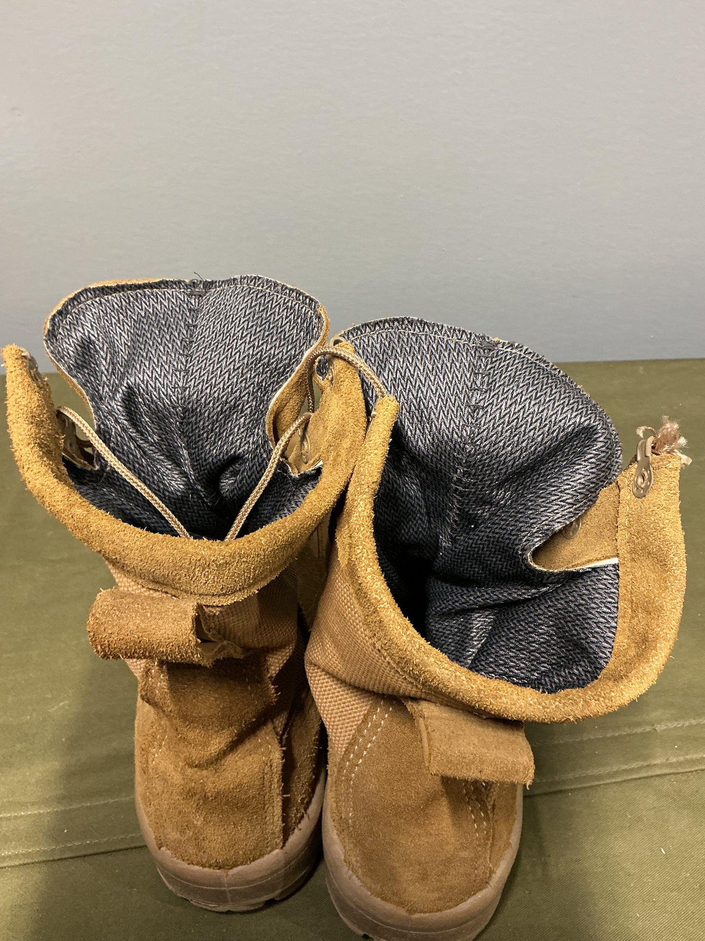 Belleville  Boots Size 6 W Gore-Tex Lined